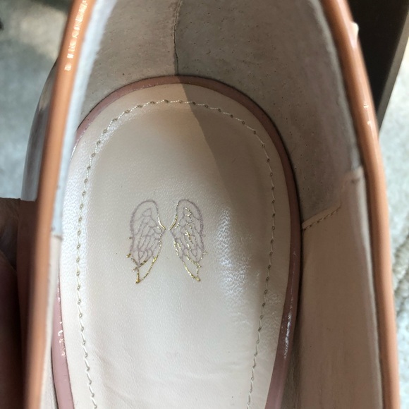 Victoria’s Secrets patent leather pumps - Picture 3 of 5